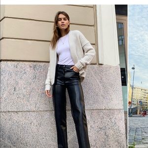 Aritzia wool sweater small- Wilfred Jillian